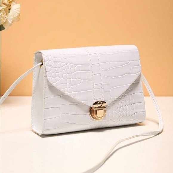⚠️Clearance White Mini Crocodile Print Crossbody Bag - Picture 2 of 6